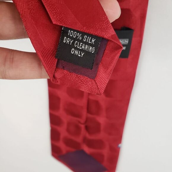 Disney Atlas Design Mickey and Friends Silk Tie - Picture 5 of 7